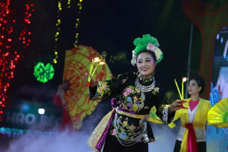 Lễ hội Đền Cô Tân An, huyện Văn Bàn, tỉnh Lào Cai. Ảnh: Báo PLVN