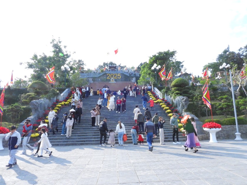 Đền Cửa Ông gắn liền với sự tích Đức Ông Quốc Khảo Hưng Nhượng Đại Vương Trần Quốc Tảng, người đã đóng góp những chiến công hiển hách trong lịch sử chống giặc ngoại xâm của dân tộc Việt Nam. Ảnh: Báo PLVN