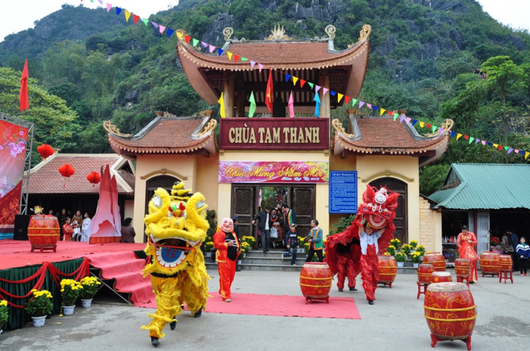 Lễ hội chùa Tam Thanh được tổ chức hằng năm để cầu mong một năm mới bình an, hạnh phúc. Ảnh: Internet