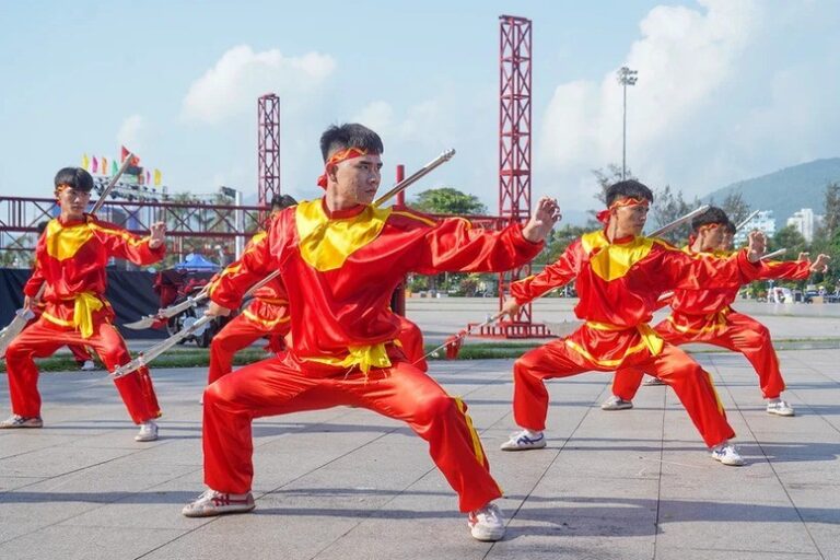 Trình UNESCO đưa “Võ cổ truyền Bình Định” vào danh sách Di sản văn hoá phi vật thể của nhân loại. Ảnh: Báo PLVN