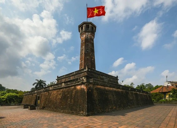 Cột cờ Hà Nội - công trình kiến trúc hơn 200 năm tuổi. (Ảnh: ST)