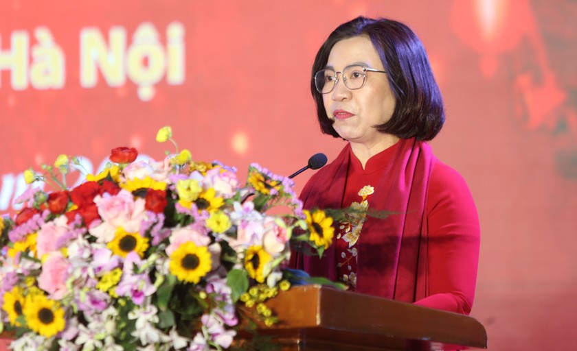 Bí thư Quận ủy Tây Hồ Lê Thị Thu Hằng phát biểu tại buổi lễ. Ảnh: Báo PLVN