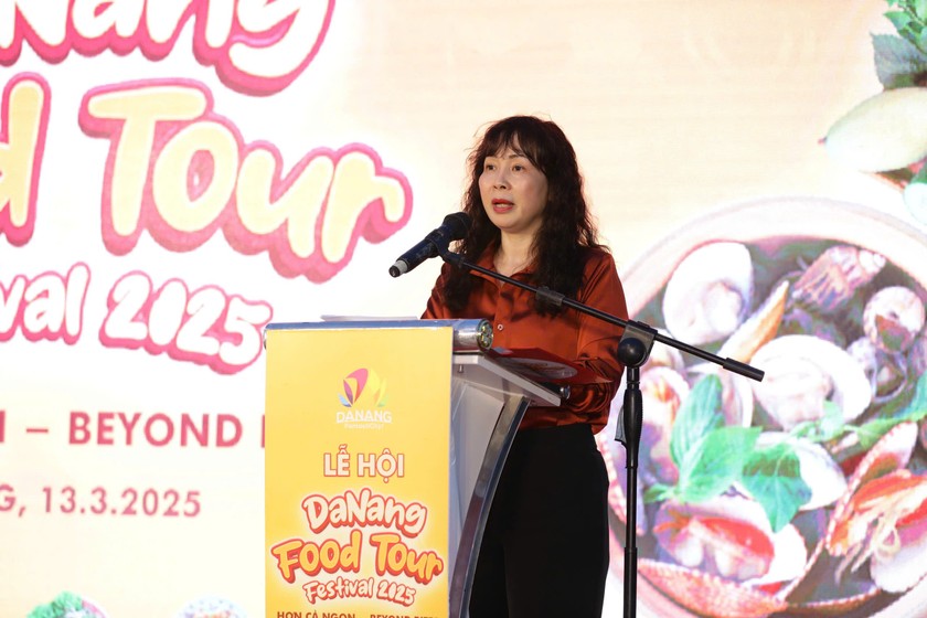 Bà Trương Thị Hồng Hạnh, Giám đốc Sở Du lịch Đà Nẵng thông tin về Lễ hội Đà Nẵng Food Tour 2025. Ảnh: Báo PLVN