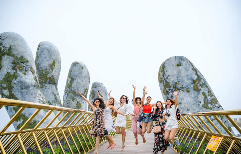 Du lịch Đà Nẵng dịp nghỉ lễ Giỗ tổ Hùng Vương năm nay ghi nhận lượng khách đến tương đương thời điểm đỉnh cao năm 2019. Ảnh: Báo PLVN