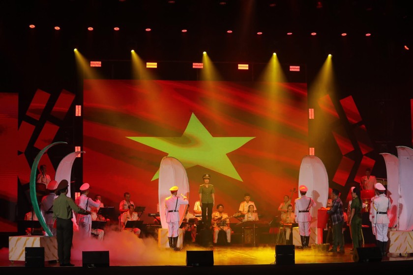 Hội diễn nghệ thuật quần chúng tạo điều kiện cho đội ngũ cán bộ, chiến sĩ giao lưu, trao đổi về công tác văn hóa, văn nghệ. Ảnh: Báo PLVN