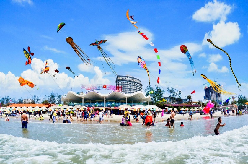 Du lịch là ngành kinh tế chủ lực của Vũng Tàu. Ảnh: Báo PLVN