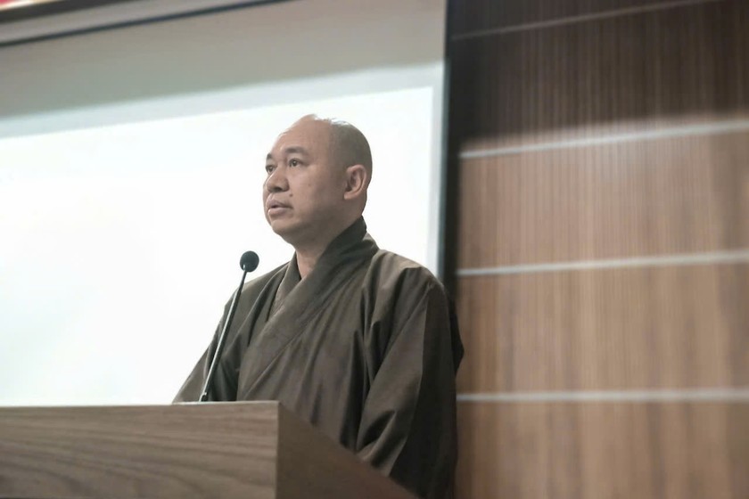 Thượng tọa Thích Đức Thiện, Phó Chủ tịch Hội đồng Trị sự kiêm Tổng Thư ký Trung ương Giáo hội Phật giáo Việt Nam thông tin về Đại lễ Vesak 2025. (Ảnh: H.B)