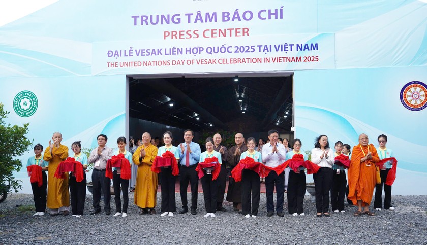 Khai trương Trung tâm Báo chí phục vụ Đại lễ Vesak 2025. Ảnh: Báo PLVN