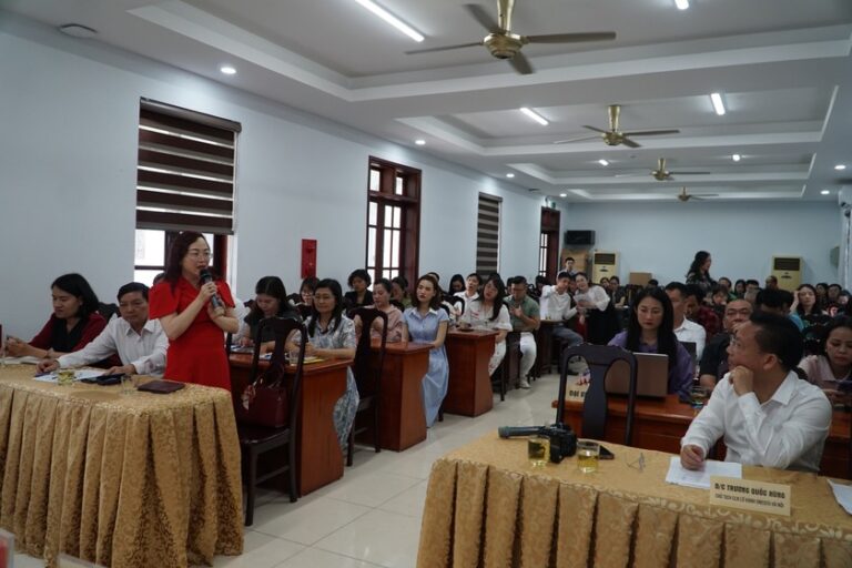 Các đại biểu đã nêu nhiều ý kiến tâm huyết đóng góp cho ngành Du lịch Nghệ An. Ảnh: Báo PLVN